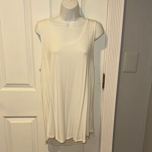 Women's White Sleeveless Top